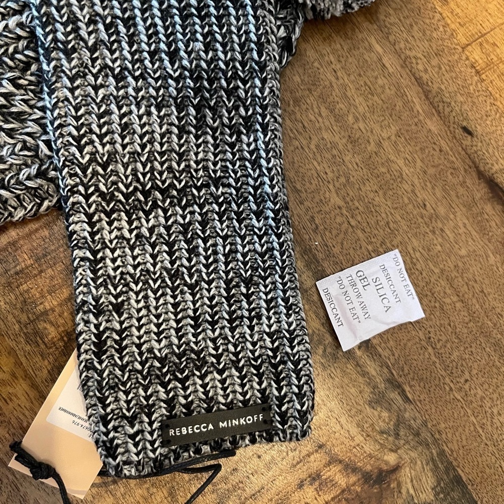Rebecca Minkoff Beanie & Arm Warmer - Picture 3 of 4